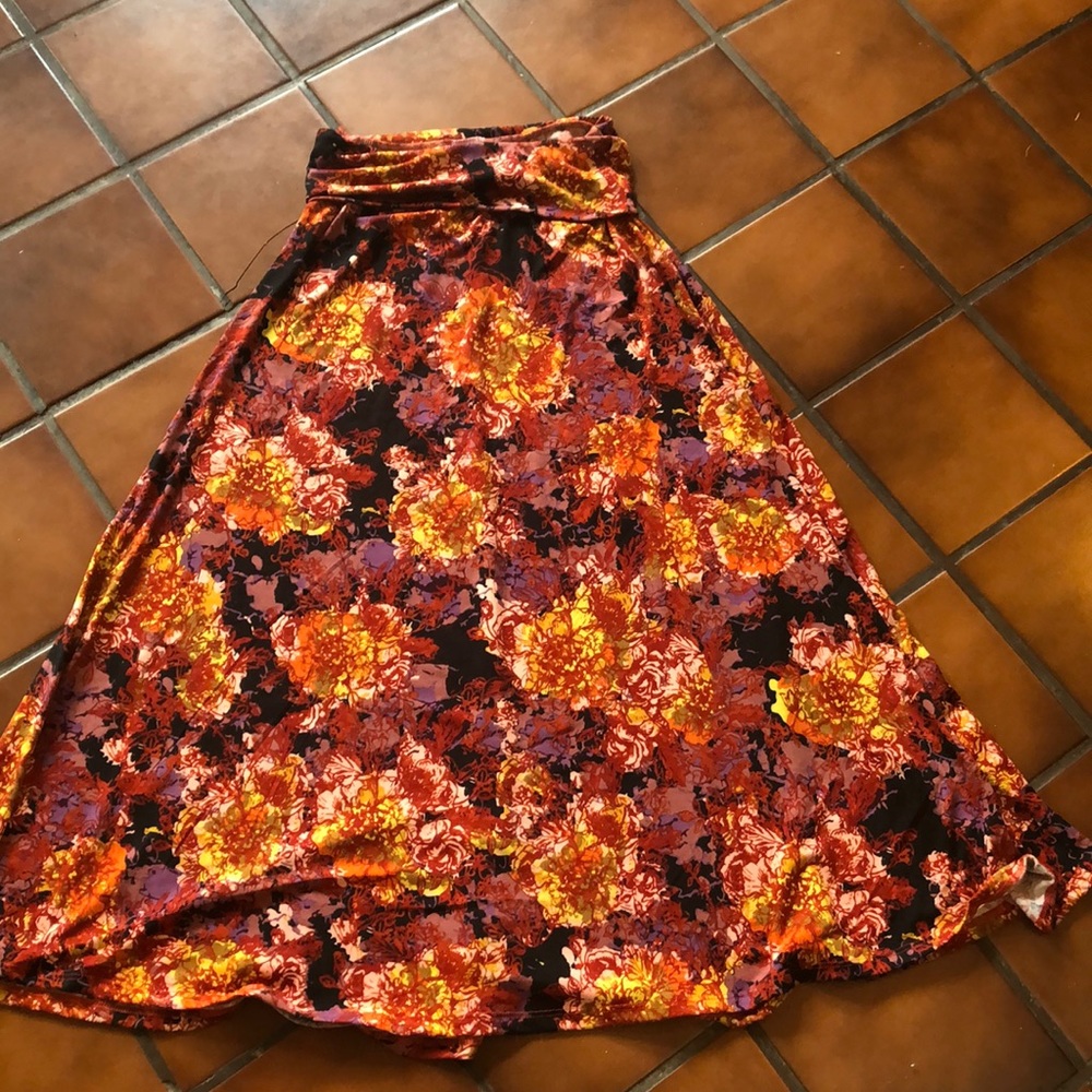 LULAROE maxi skirt. Size XS, fits XS-M. Beautiful!